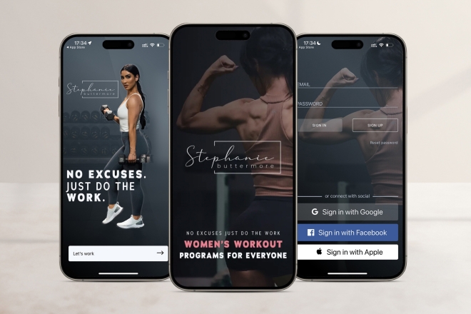 Drei Smartphones, die die Benutzeroberfläche der Fitness-App "Stephanie's Muscle Works" anzeigen.