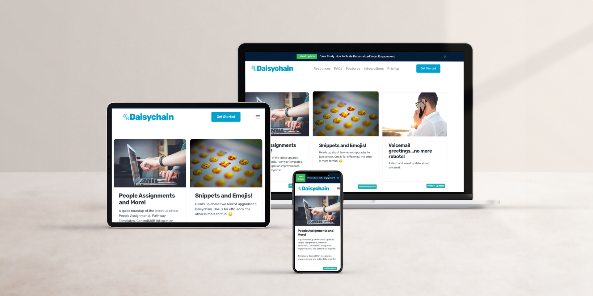 Responsives Webdesign, dargestellt auf Laptop-, Tablet- und Smartphone-Bildschirmen, für digitales Marketing.